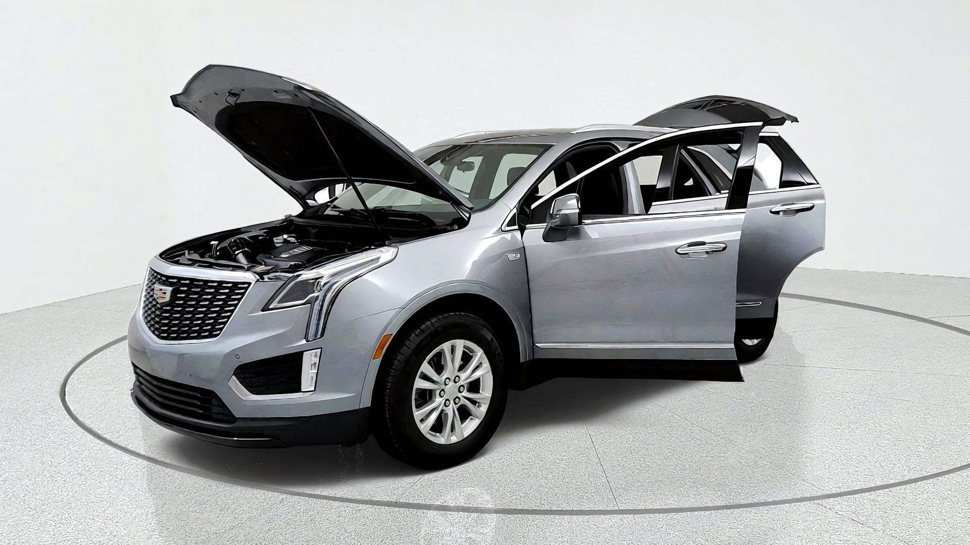 Certified 2024 Cadillac XT5 Luxury w/ LPO, Floor Liner Package AWD/4WD image 9