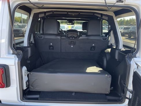 Used 2024 Jeep Wrangler Unlimited Rubicon image 28