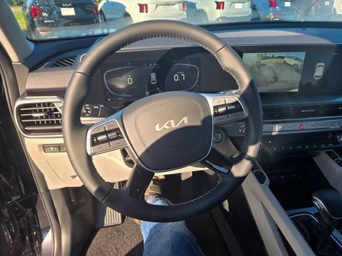 New 2025 Kia Telluride S image 17