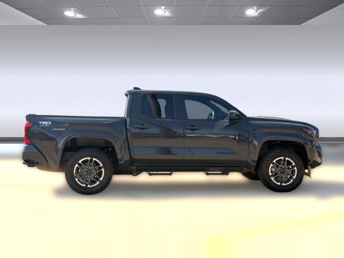 Used 2025 Toyota Tacoma TRD Sport AWD/4WD image 8