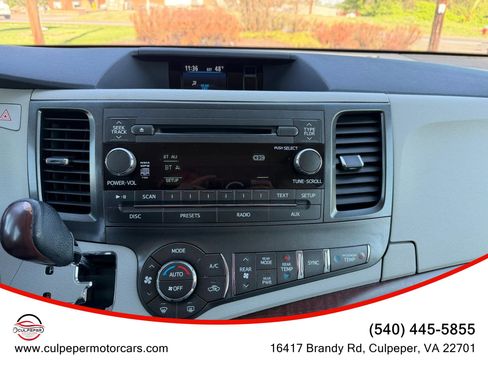 Used 2013 Toyota Sienna XLE image 21