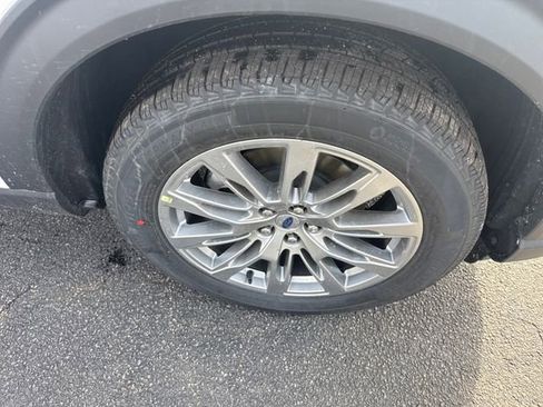 New 2026 Ford Explorer Active w/ Active Comfort Package image 12