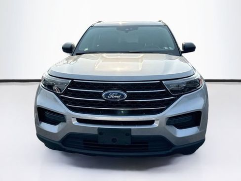 Certified 2021 Ford Explorer XLT w/ Class III Trailer Tow Package AWD/4WD image 3