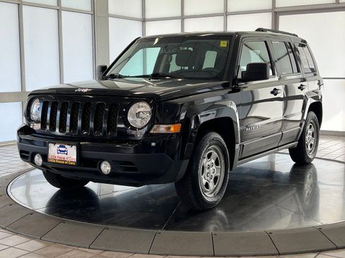 Used 2016 Jeep Patriot Sport w/ Power Value Group FWD image 3