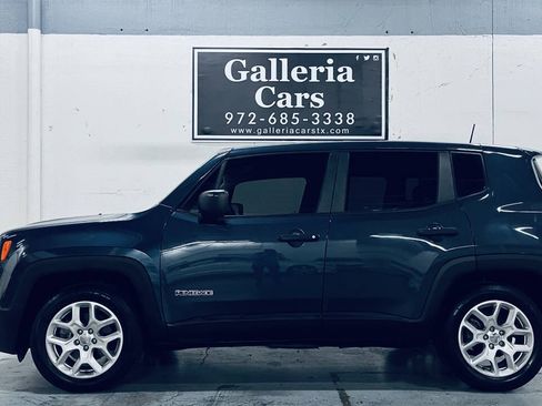 Used 2020 Jeep Renegade Sport w/ UConnect 7.0 Group FWD image 1