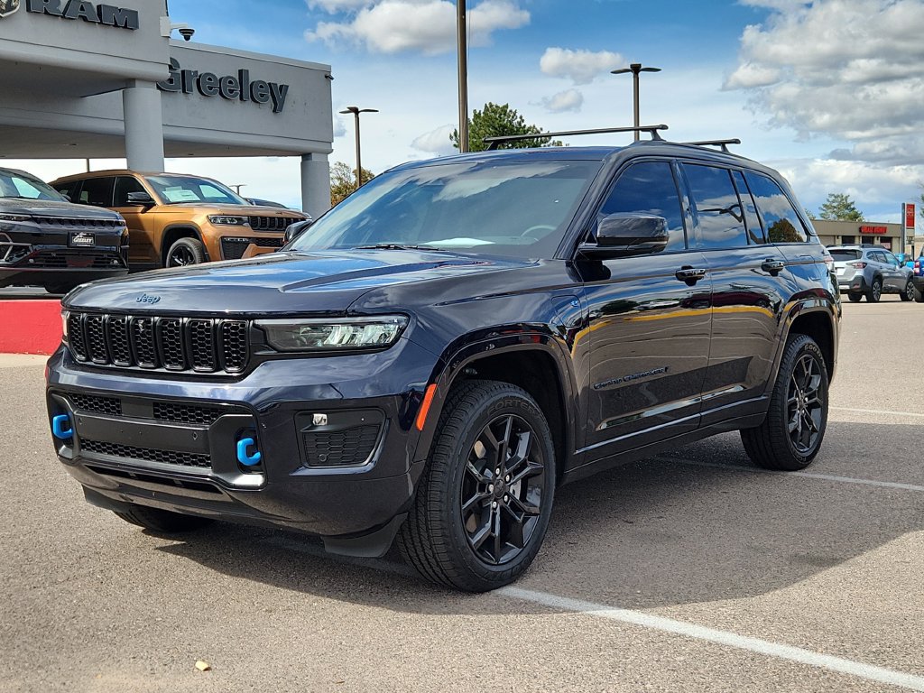 Certified 2023 Jeep Grand Cherokee 30th Anniversary AWD/4WD image 4
