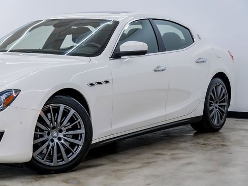 Used 2018 Maserati Ghibli S image 3