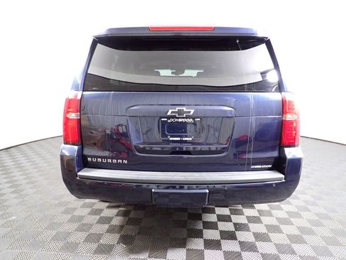 Used 2018 Chevrolet Suburban LT w/ LT Signature Package AWD/4WD image 16