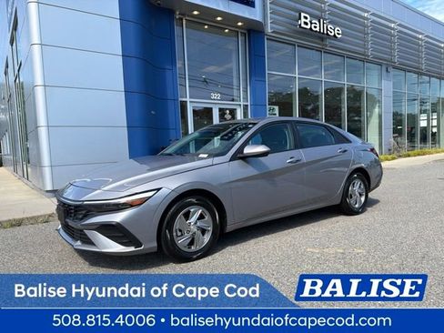 Certified 2026 Hyundai Elantra SE FWD image 1