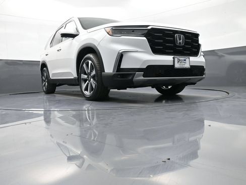 Certified 2024 Honda Pilot Elite image 30