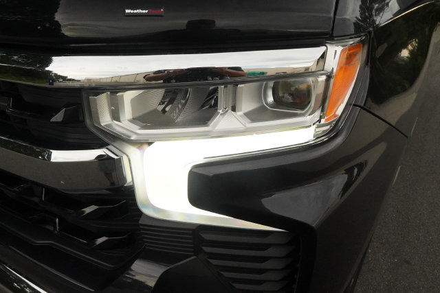 Used 2022 Chevrolet Silverado 1500 LT AWD/4WD image 34