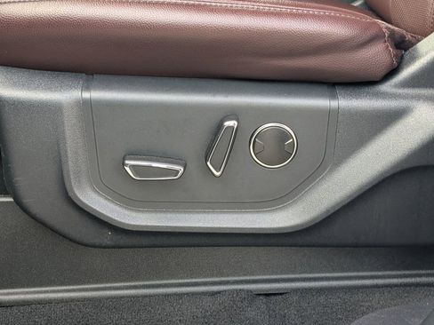 Used 2024 Ford Expedition Limited image 20