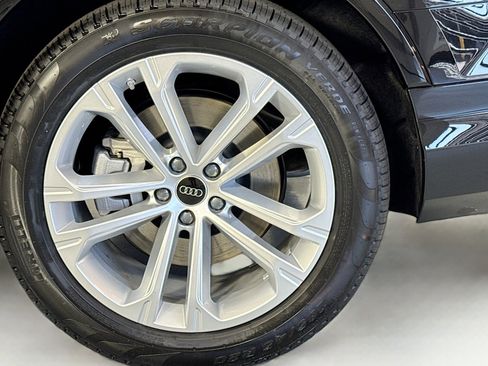 New 2025 Audi Q7 3.0T Prestige image 29