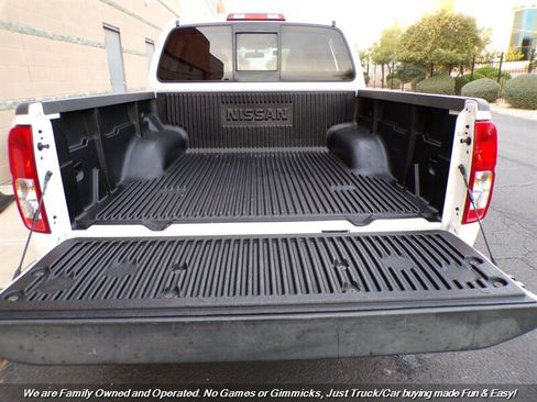 Used 2018 Nissan Frontier SV RWD image 8