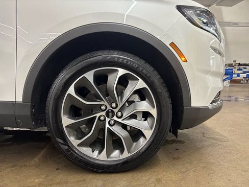 Used 2021 Lincoln Nautilus Reserve AWD/4WD image 38