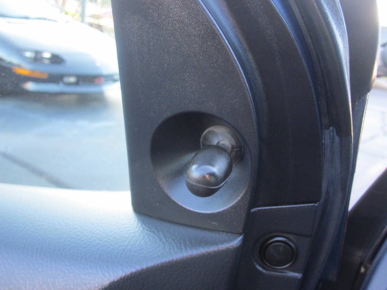 Used 2007 Toyota Yaris S FWD image 25