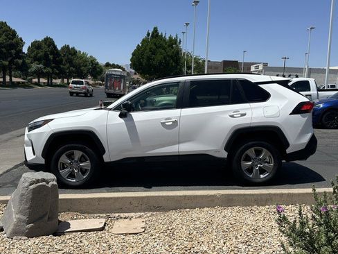Used 2023 Toyota RAV4 LE AWD/4WD image 6