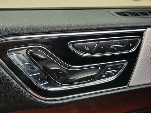 Used 2020 Lincoln Navigator Reserve w/ Equipment Group 208A Reserve AWD/4WD image 17