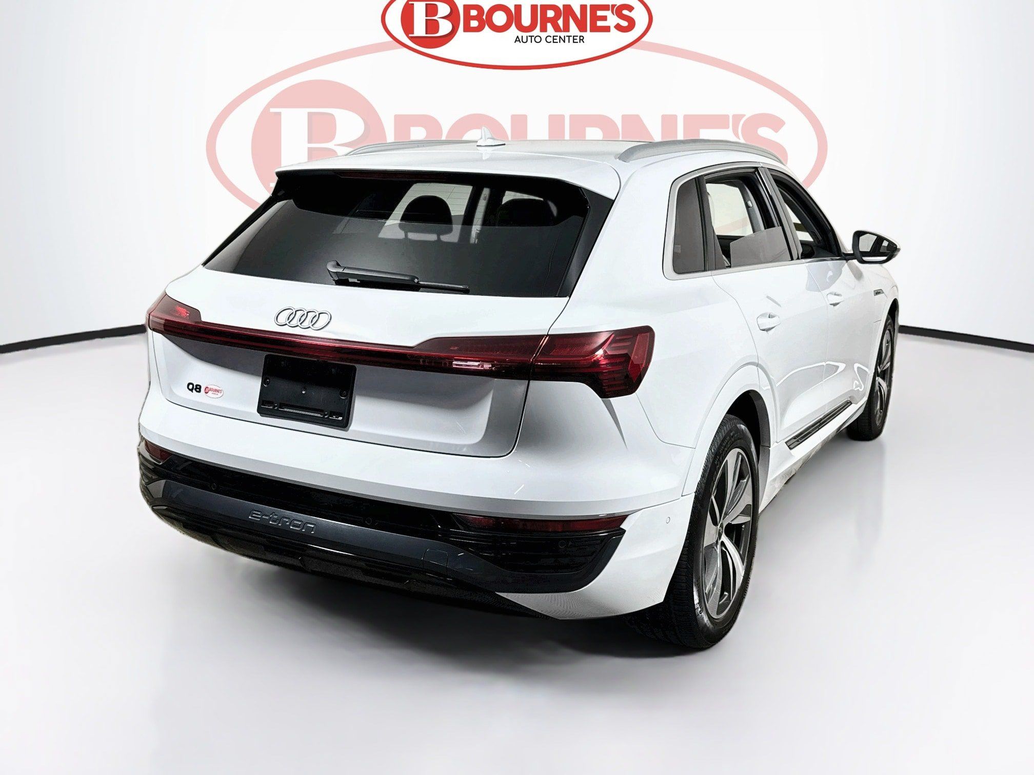 Used 2024 Audi Q8 e-tron Premium Plus w/ Premium Plus Package AWD/4WD image 12