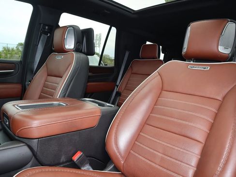 Used 2023 GMC Yukon Denali Ultimate AWD/4WD image 21