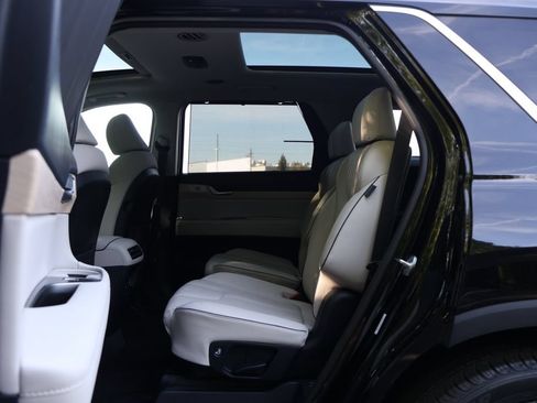 Used 2023 Hyundai Palisade Limited AWD/4WD image 46