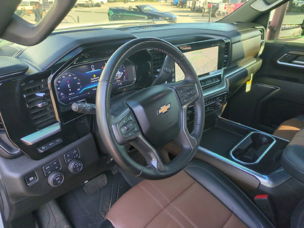 Used 2025 Chevrolet Silverado 2500 High Country w/ High Country Premium Package AWD/4WD image 35