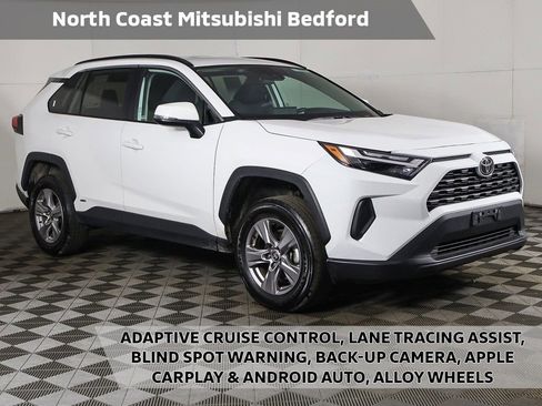 Used 2025 Toyota RAV4 XLE image 1