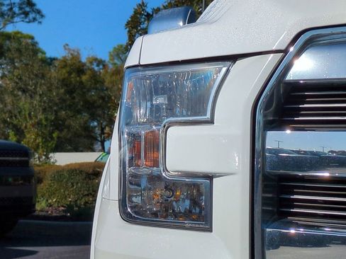 Used 2017 Ford F150 Lariat image 10