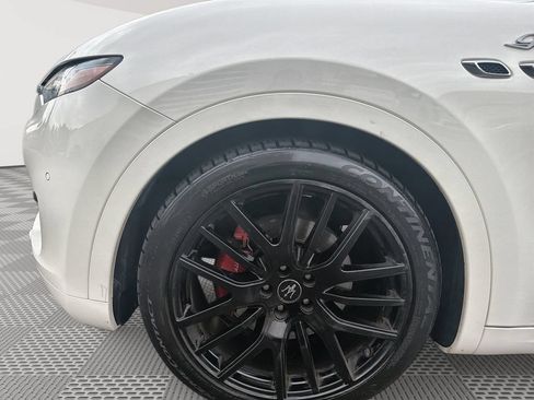 Used 2022 Maserati Levante GT AWD/4WD image 19