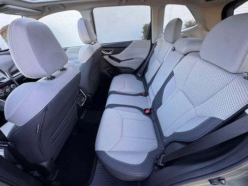 Used 2019 Subaru Forester Premium AWD/4WD image 17