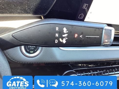 Used 2025 Chevrolet Equinox LT w/ Convenience Package II AWD/4WD image 29
