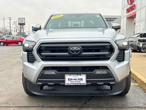 Used 2025 Toyota Tacoma SR5 image 2
