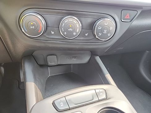 Certified 2024 Chevrolet Trax RS FWD image 23