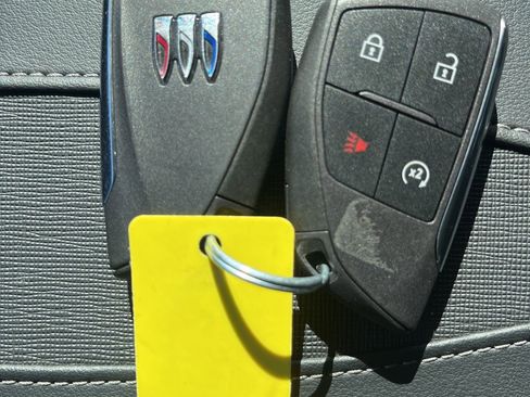 Used 2025 Buick Enclave Preferred image 26