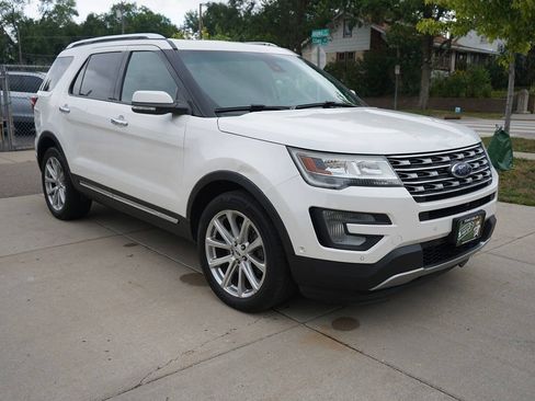 Used 2016 Ford Explorer Limited w/ Equipment Group 301A AWD/4WD image 2