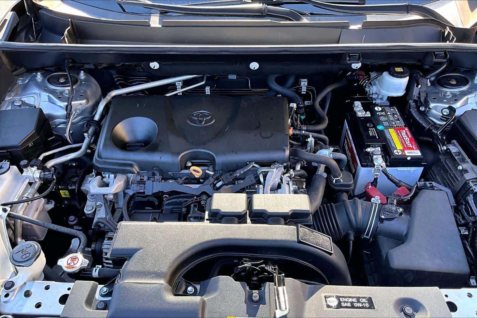 Used 2020 Toyota RAV4 LE FWD image 32