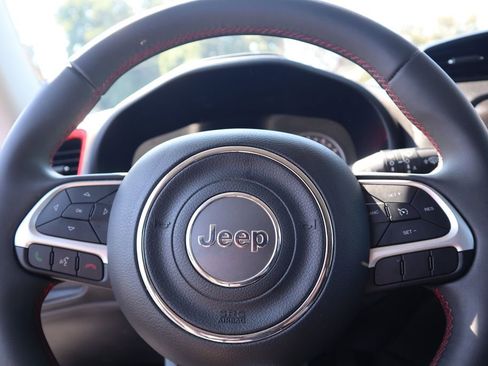 Used 2023 Jeep Renegade Trailhawk image 23