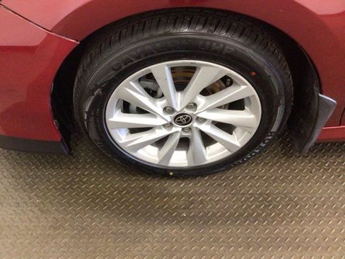 Used 2022 Toyota Camry LE AWD/4WD image 27