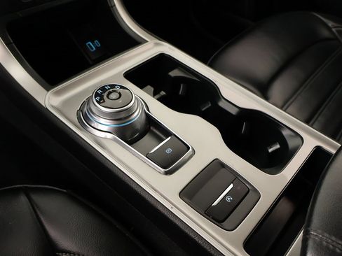 Used 2024 Ford Edge SEL image 8