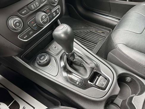 Used 2021 Jeep Cherokee Limited image 26