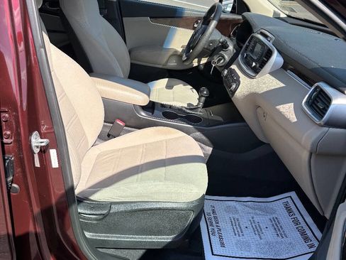 Used 2017 Kia Sorento FWD image 26