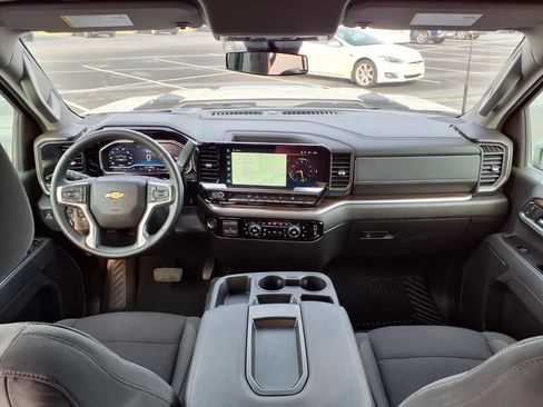 Used 2025 Chevrolet Silverado 2500 LT w/ Convenience Package AWD/4WD image 25