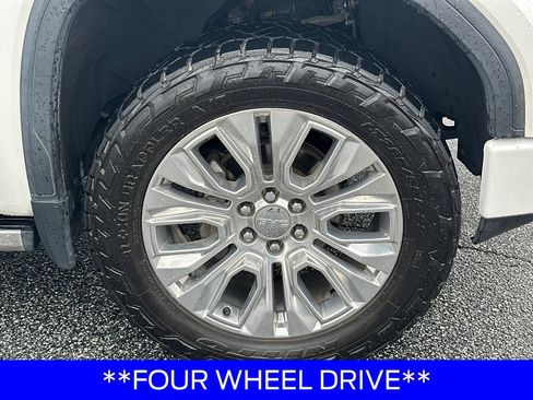 Used 2021 GMC Sierra 1500 Denali w/ Denali Ultimate Package AWD/4WD image 12