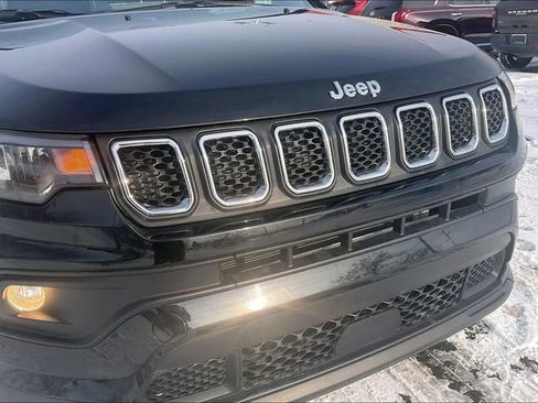 Used 2024 Jeep Compass Latitude image 29