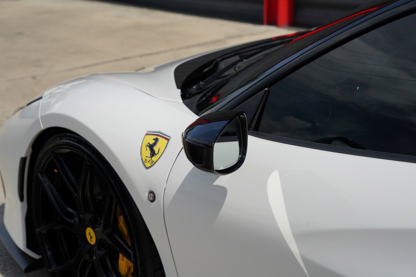 Used 2020 Ferrari F8 Tributo RWD image 4