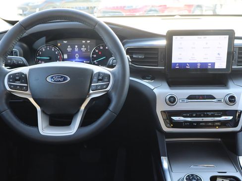 Used 2022 Ford Explorer XLT w/ Equipment Group 202A image 16