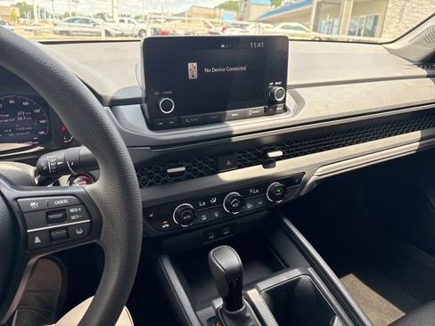Used 2023 Honda Accord EX image 10