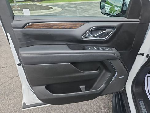Used 2023 Chevrolet Suburban Premier AWD/4WD image 11