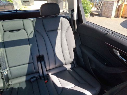 Used 2023 Audi Q7 3.0T Premium Plus w/ Premium Plus Package AWD/4WD image 14