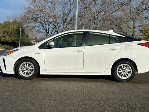 Certified 2022 Toyota Prius LE image 8